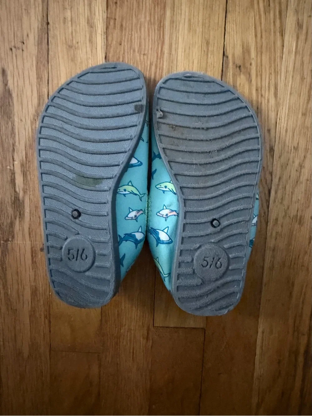 Sun smart 5/6 Shark Print Slip-On Water Shoes - Light Blue/Green